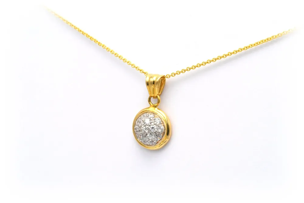 Съвременен медальон от жълто злато, инкрустиран с диаманти (+-0.425ct)