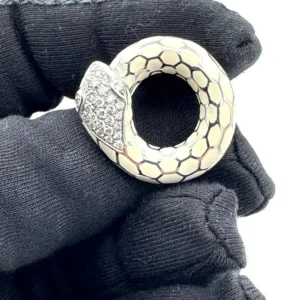 Златен пръстен със змия от 18 карата жълто злато, лак и диаманти 0,60 ct