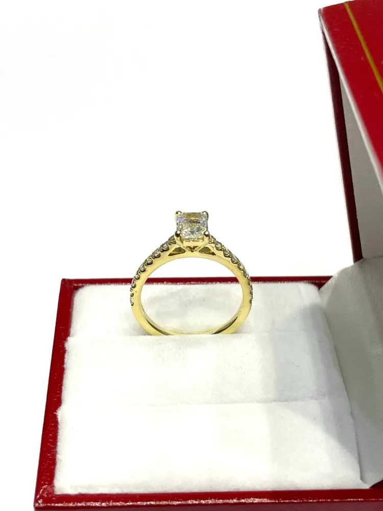 Пръстен Солитер жълто злато диамант 0.70 ct