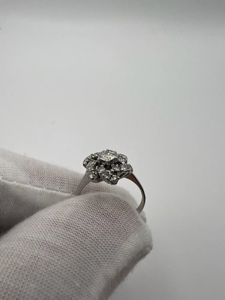 Пръстен с бяло злато и диамант 0.75ct