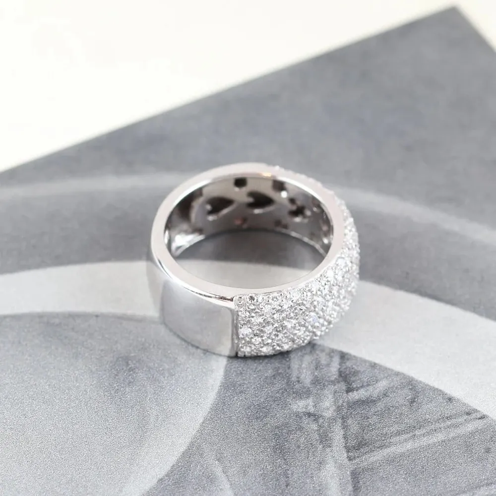 Паве пръстен с диаманти 0,98 ct от 18-каратово бяло злато