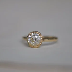 Пръстен от жълто злато 18 K, инкрустиран със старинен диамант 1,26 ct