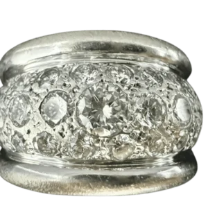 Купол пръстен от бяло злато 18 карата, инкрустиран с диаманти 1,53 ct