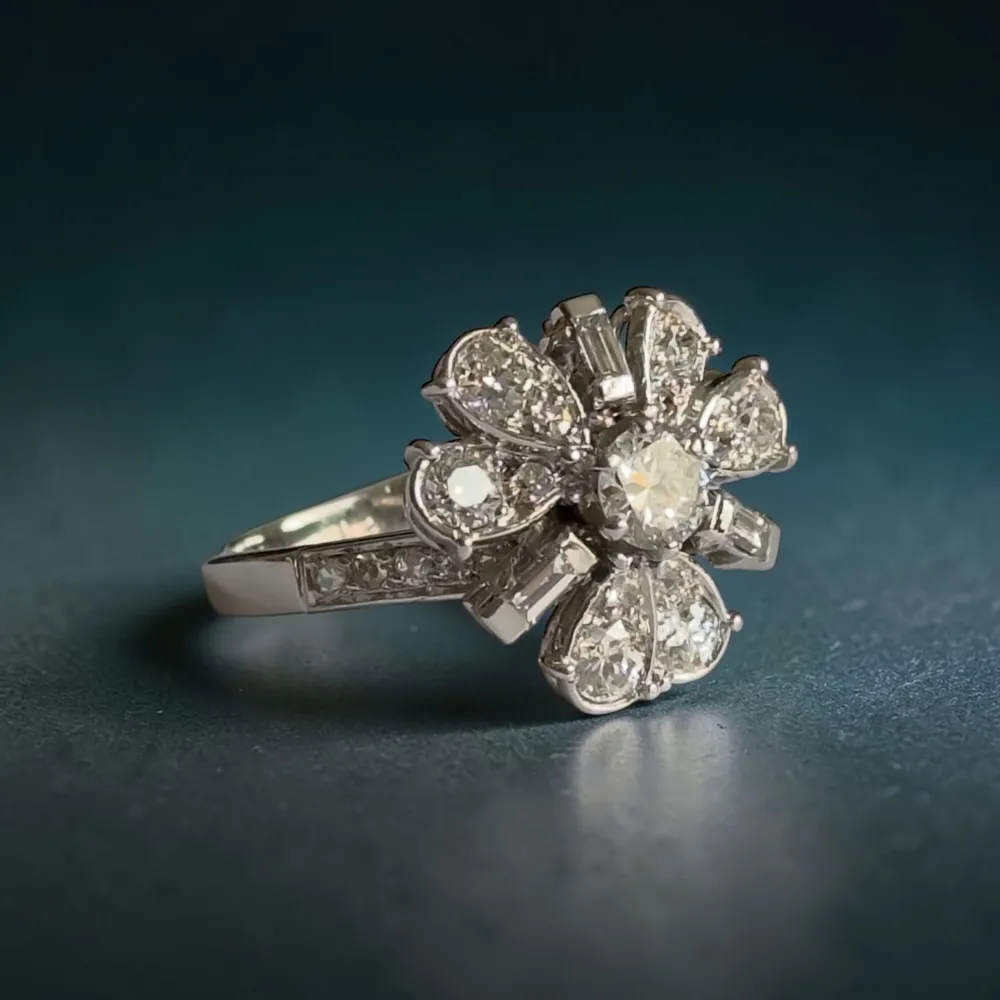 Пръстен цвете от бяло злато 18 карата и Платина, диаманти 1,60 ct, размер 50