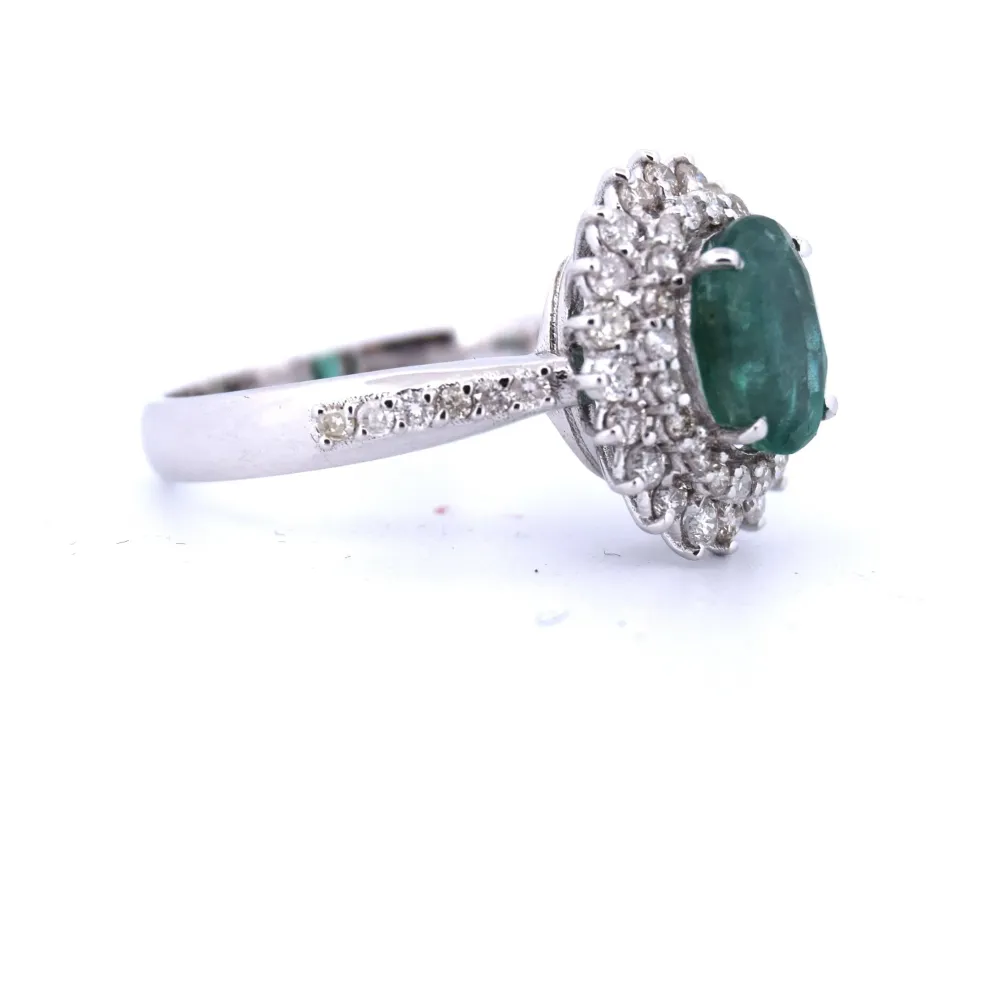 ПРЪСТЕН ОТ БЯЛО ЗЛАТО 18 KT с изумруд 1.80 ct и диаманти