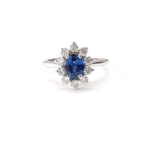 Пръстен Маргаритка с обков от 18K бяло злато със сапфир и диаманти