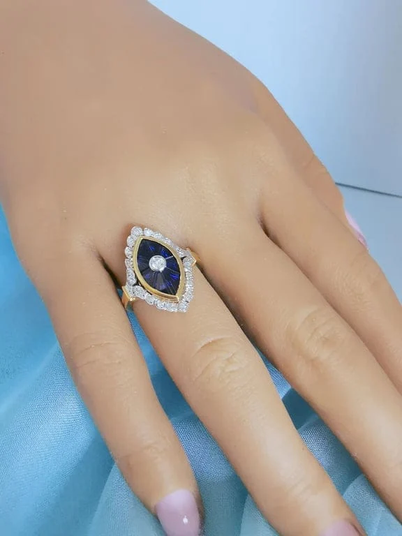 Маркез пръстен със сапфири и диаманти от двуцветно злато 18K