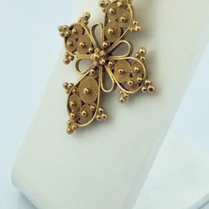 Винтидж висулка с кръст от 18k жълто злато