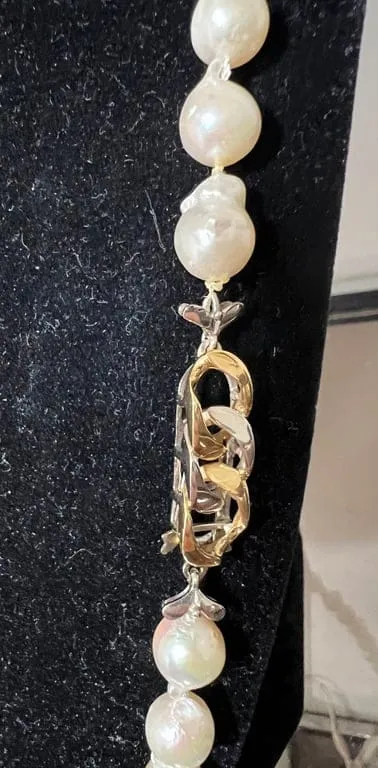 Дълга огърлица - 70 барокови култивирани перли, закопчалка от 18K злато