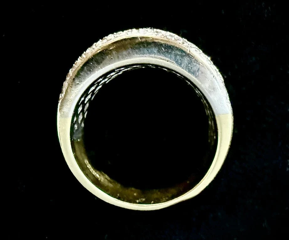 Пръстен от жълто и бяло злато 18 карата, инкрустиран с диаманти 2,40 ct