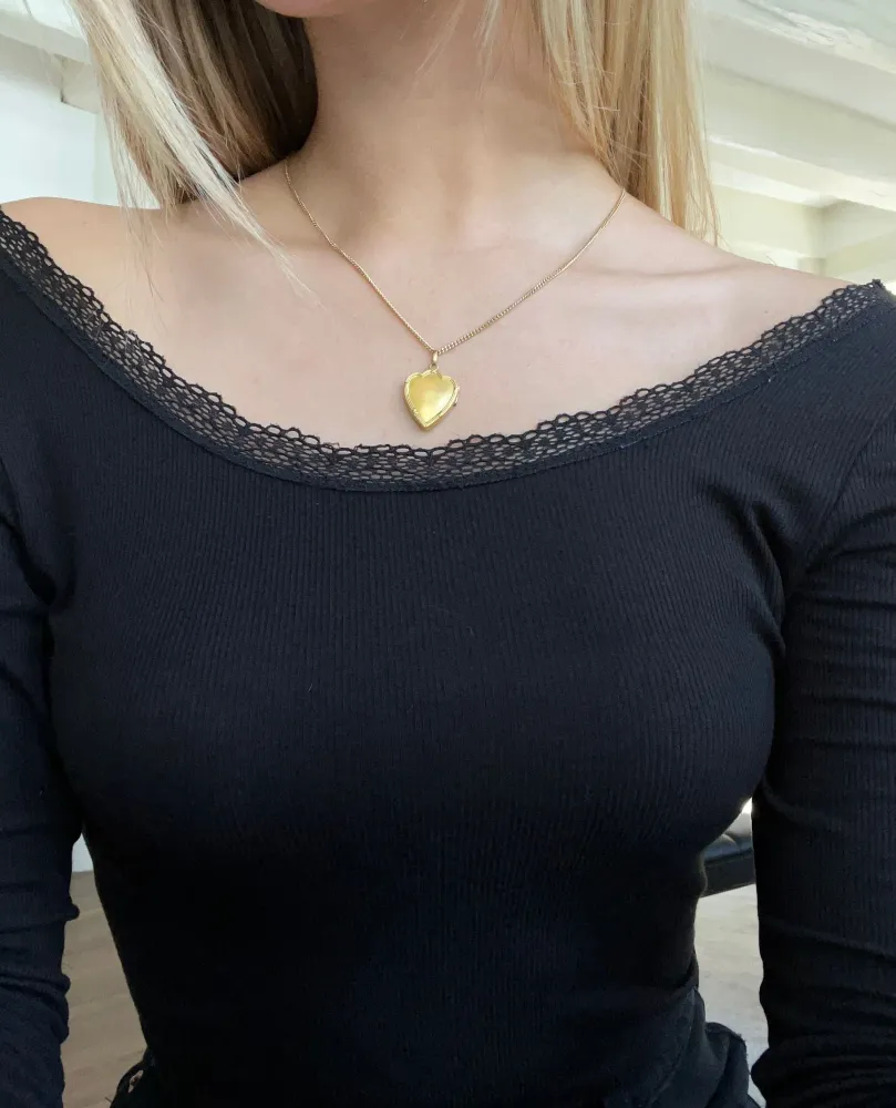 Златен медальон със снимка