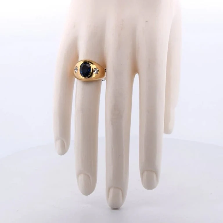 Винтидж пръстен със сапфир 2,80 ct и диаманти от 18 каратово жълто злато