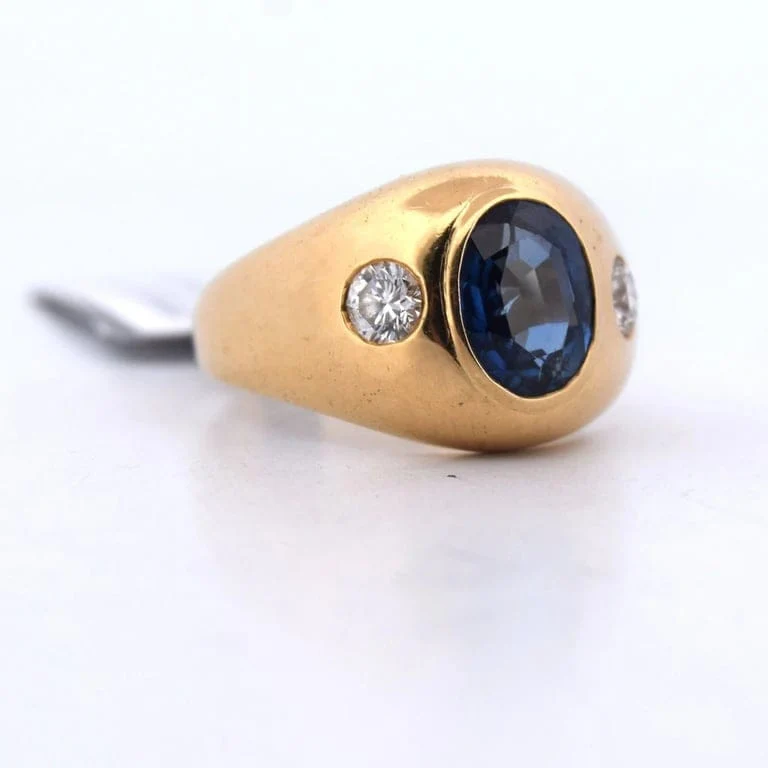 Винтидж пръстен със сапфир 2,80 ct и диаманти от 18 каратово жълто злато