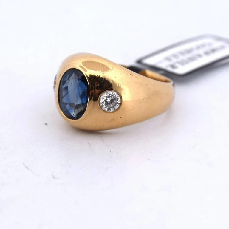 Винтидж пръстен със сапфир 2,80 ct и диаманти от 18 каратово жълто злато