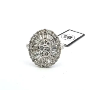 18-каратов пръстен от бяло злато с багетни и кръгли диаманти, 2,80 ct