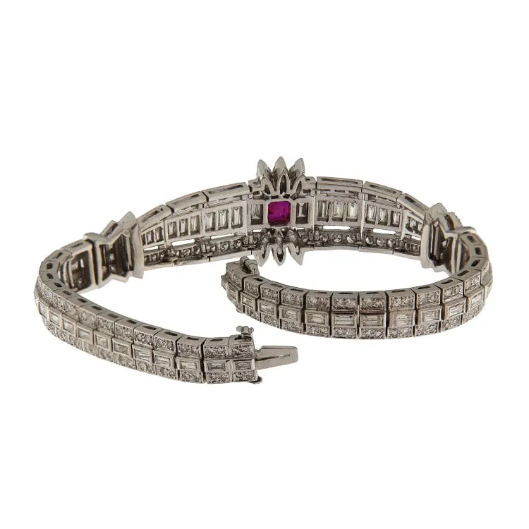 Гривна в Платина - Овален рубин и диаманти 4,22 ct