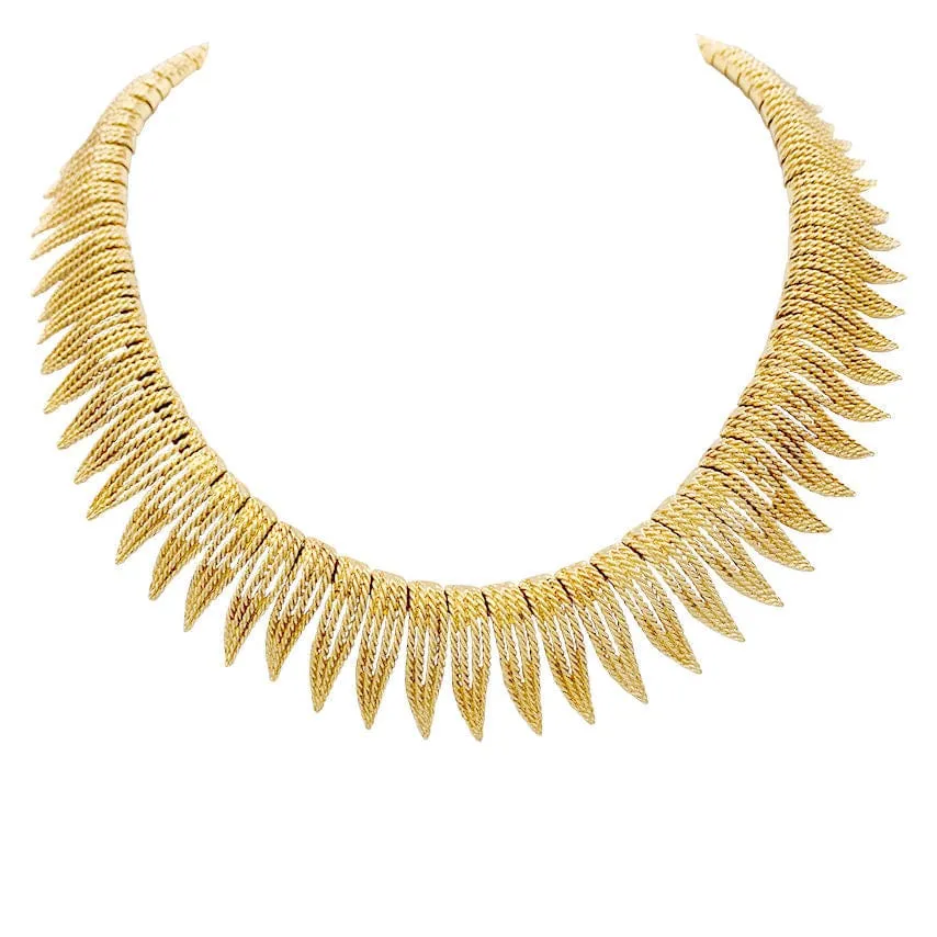 Колие от жълто злато с ресни от усукана тел.