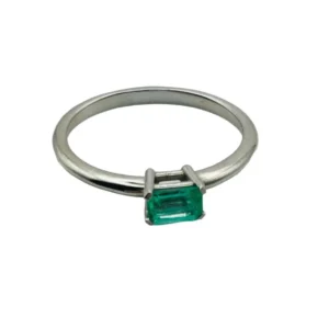 Anillo Solitario con Esmeralda de Muzo