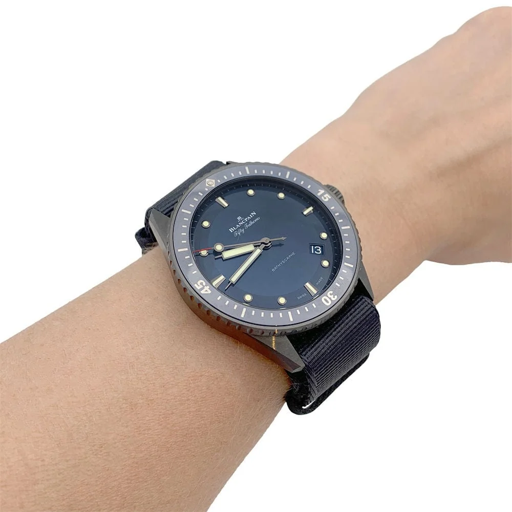 Часовник за гмуркане Blancpain, "Fifty Fathoms Bathyscaphe", керамика.