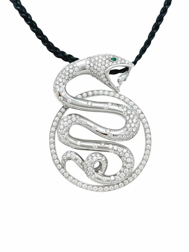 Висулка Boucheron, "Trouble“, бяло злато, диаманти и изумруди.