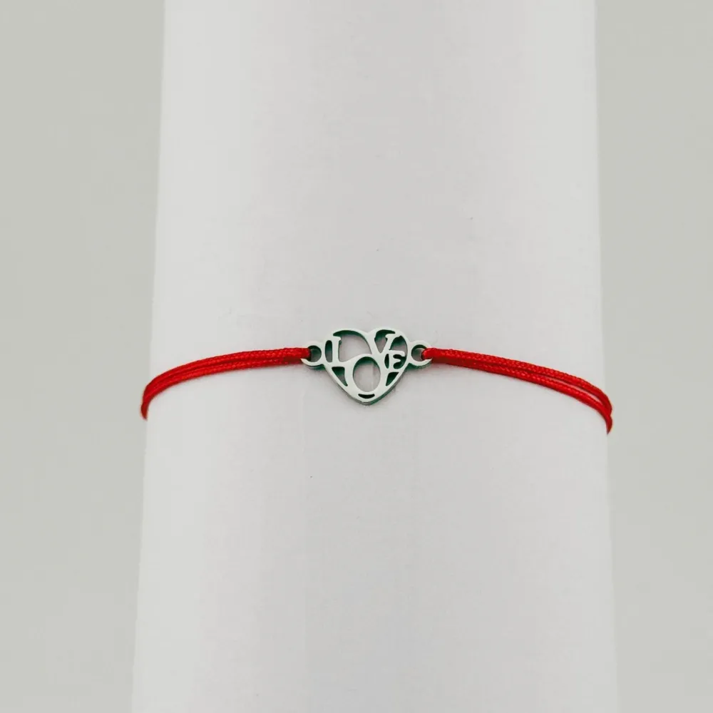 Bratara Martisor pentru Dama, Jolie, Model Inima Love, Set 12 bucati, Pandativ Argintiu din Inox cu Snur Rosu Ajustabil