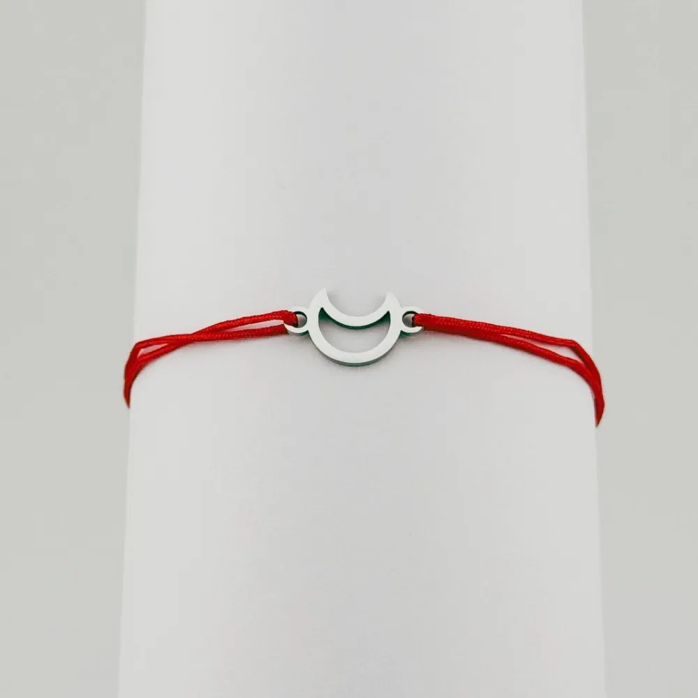 Bratara Martisor pentru Dama, Jolie, Model Semiluna, Set 12 bucati, Pandativ Argintiu din Inox cu Snur Rosu Ajustabil