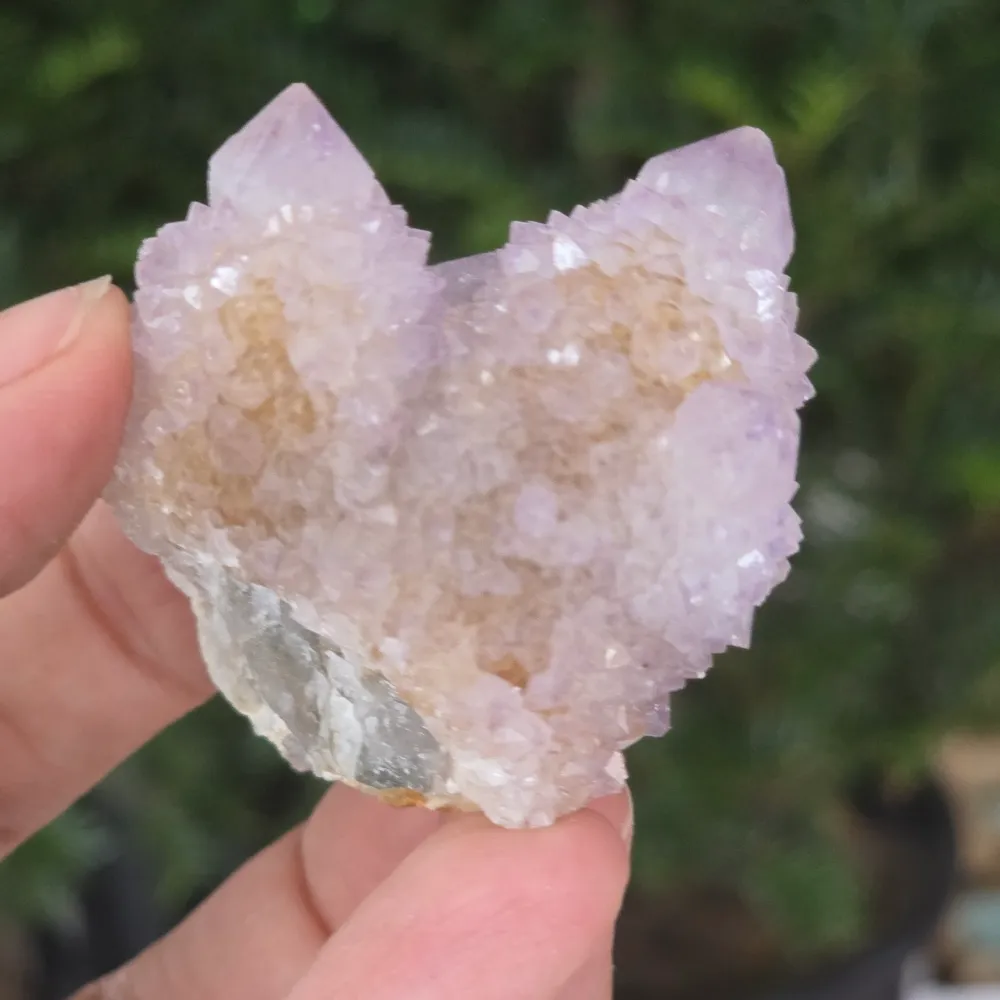 Cactus quartz cluster / люляк аметист кварцов дух модел 15A