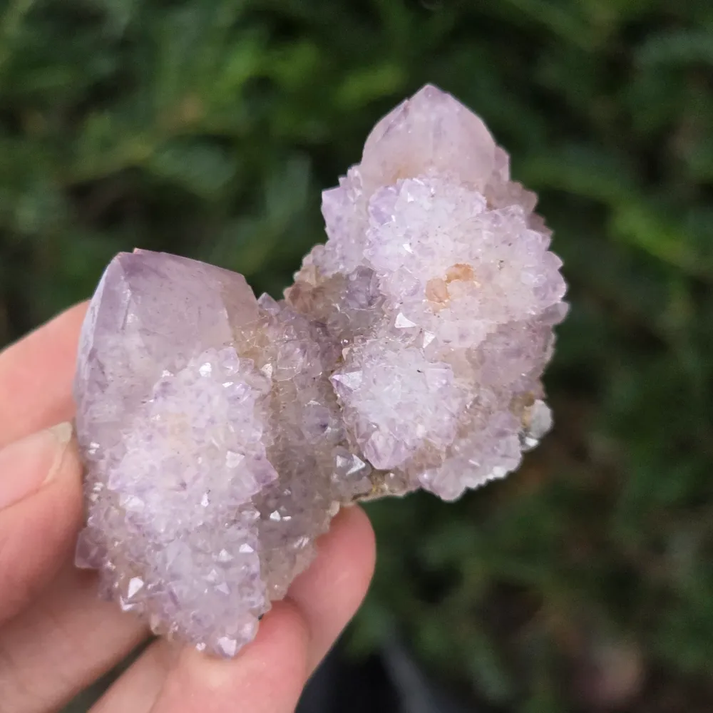 Cactus quartz cluster / люляк аметист кварцов дух модел 18A
