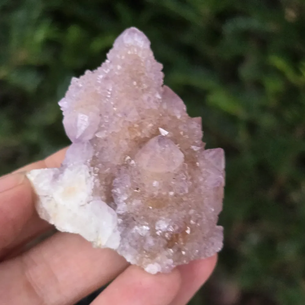 Cactus quartz cluster / люляк аметист кварцов дух модел 49