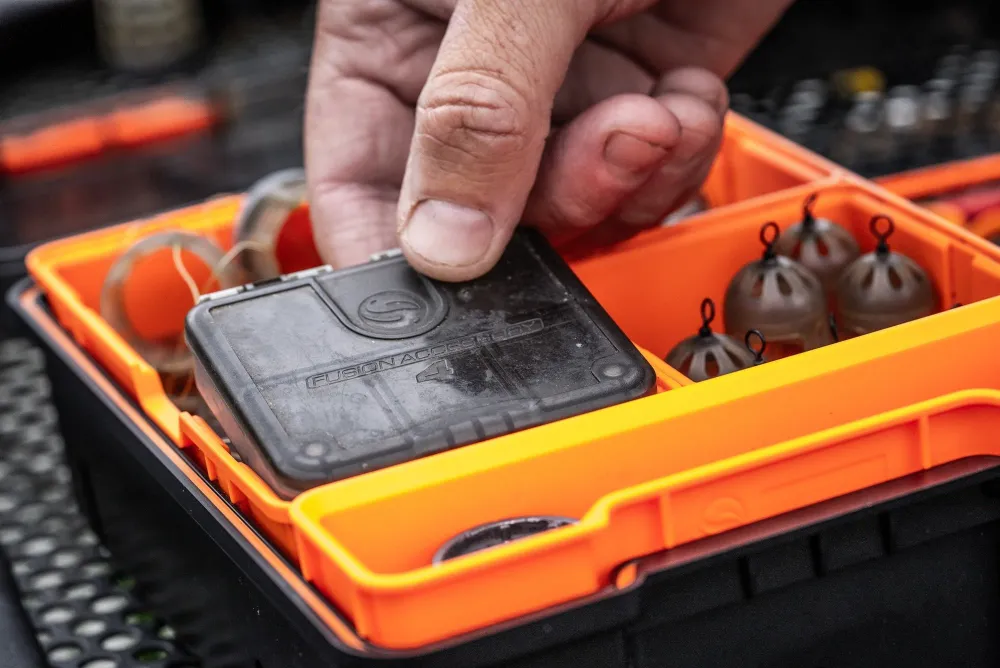 COMPACT FUSION FEEDER BOX