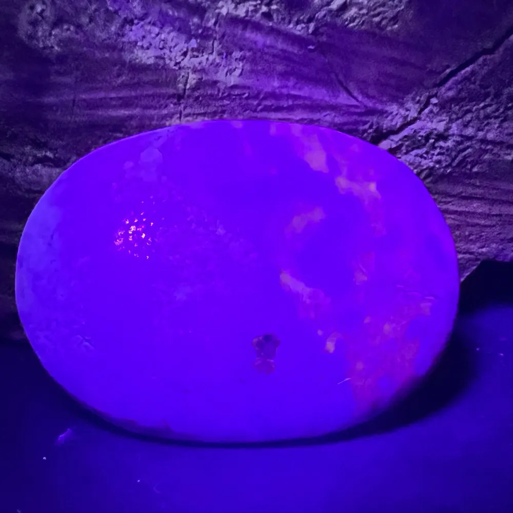 Hackmanit Purple UV реактивен палмстоун M10