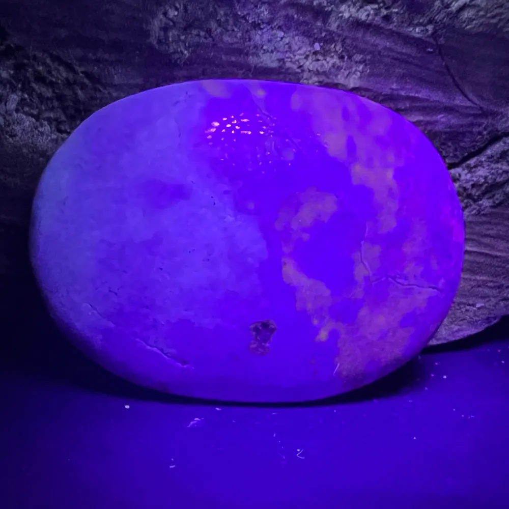 Hackmanit Purple UV реактивен палмстоун M10