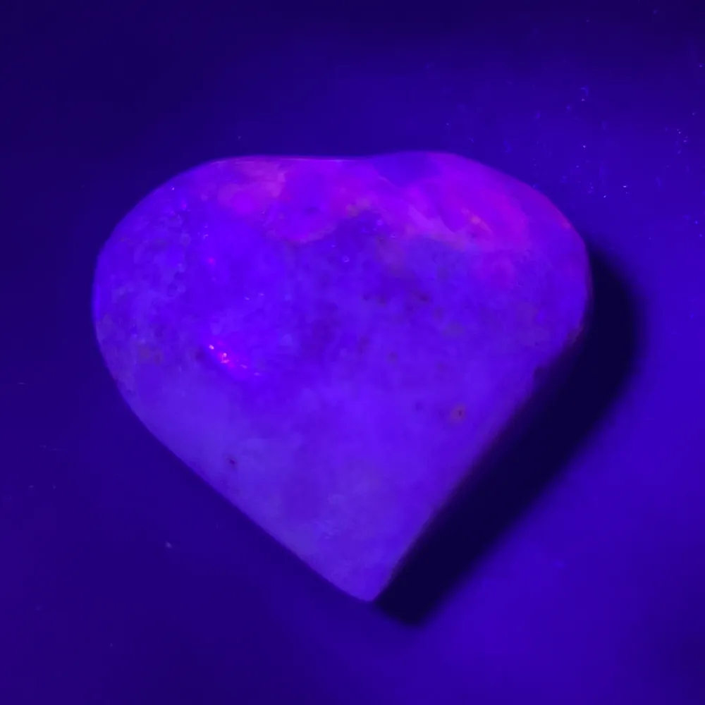 Heart hackmanit UV реактивен m5