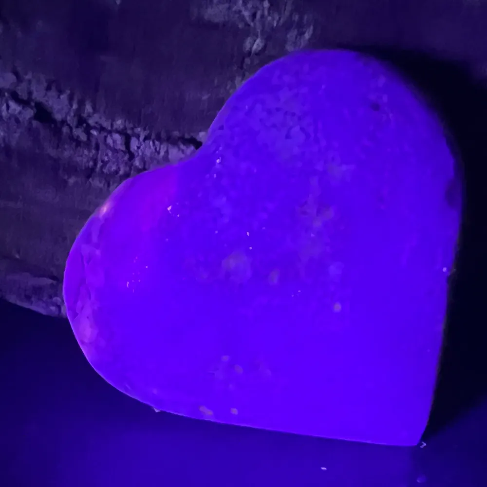 Heart hackmanit UV реактивен m5