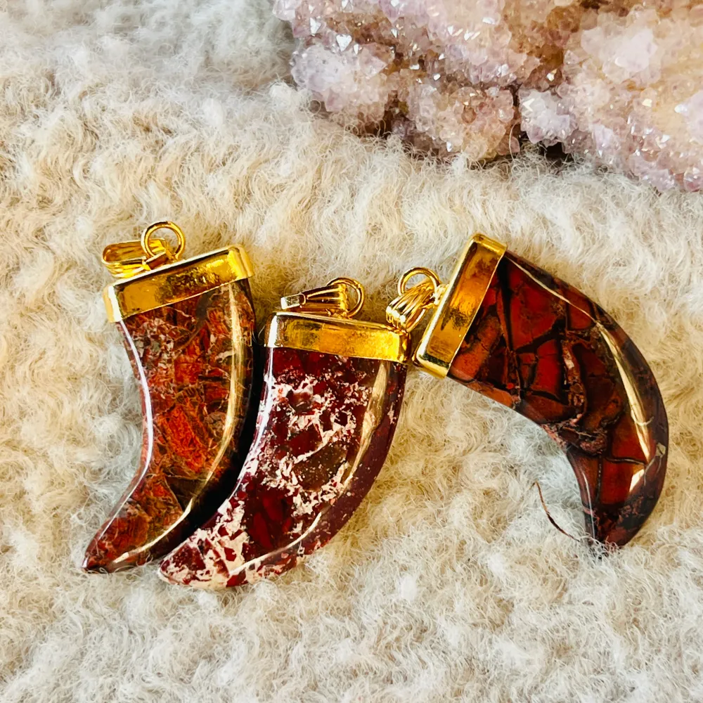 Висулка червен яспис Lion's Claw