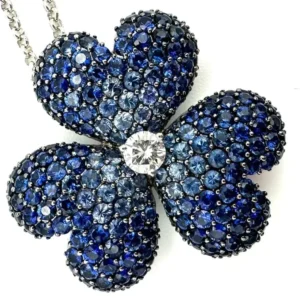 Mouawad Flower Eternity - Колие от бяло злато 18K със сапфири и диаманти