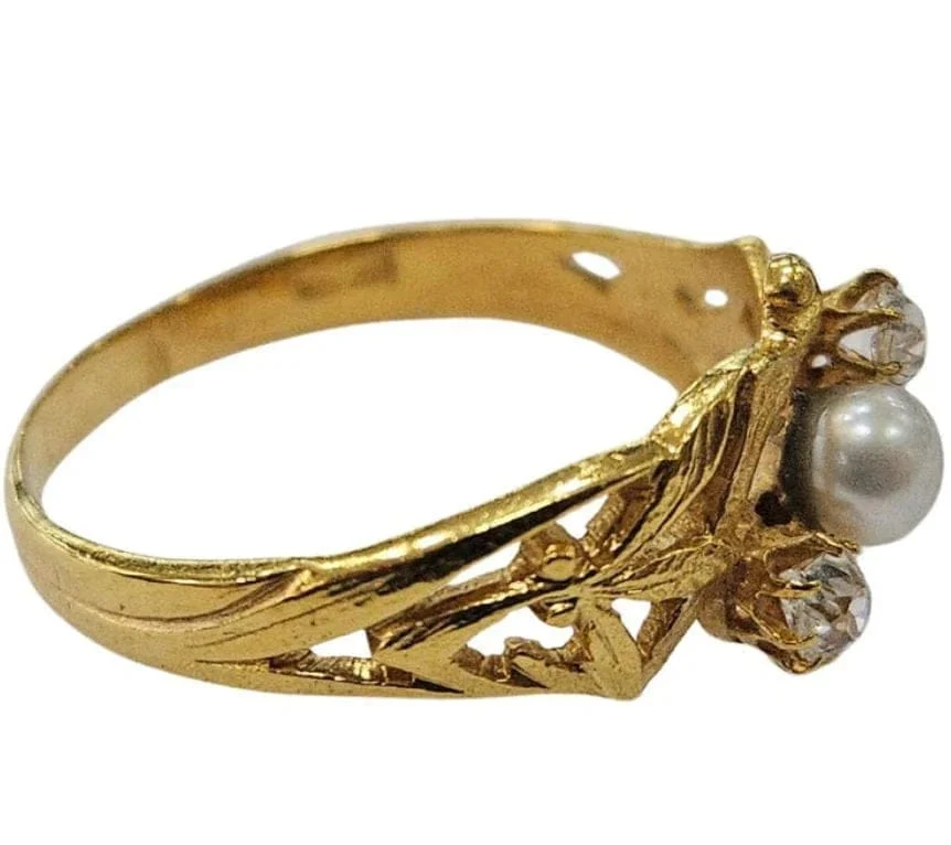 Пръстен Ар Нуво с диаманти old mine и култивирана перла от жълто злато 18k