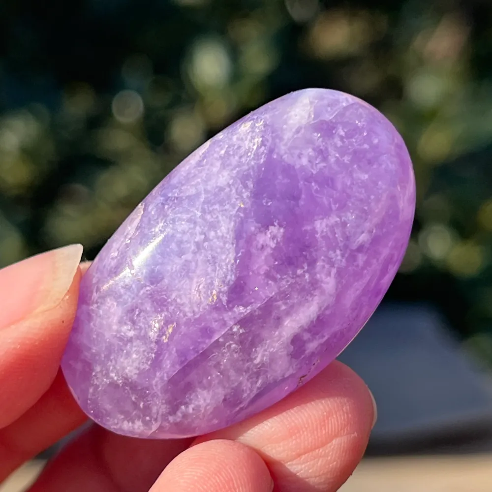 Аметист търкулан palmstone (от Мадагаскар) модел 31