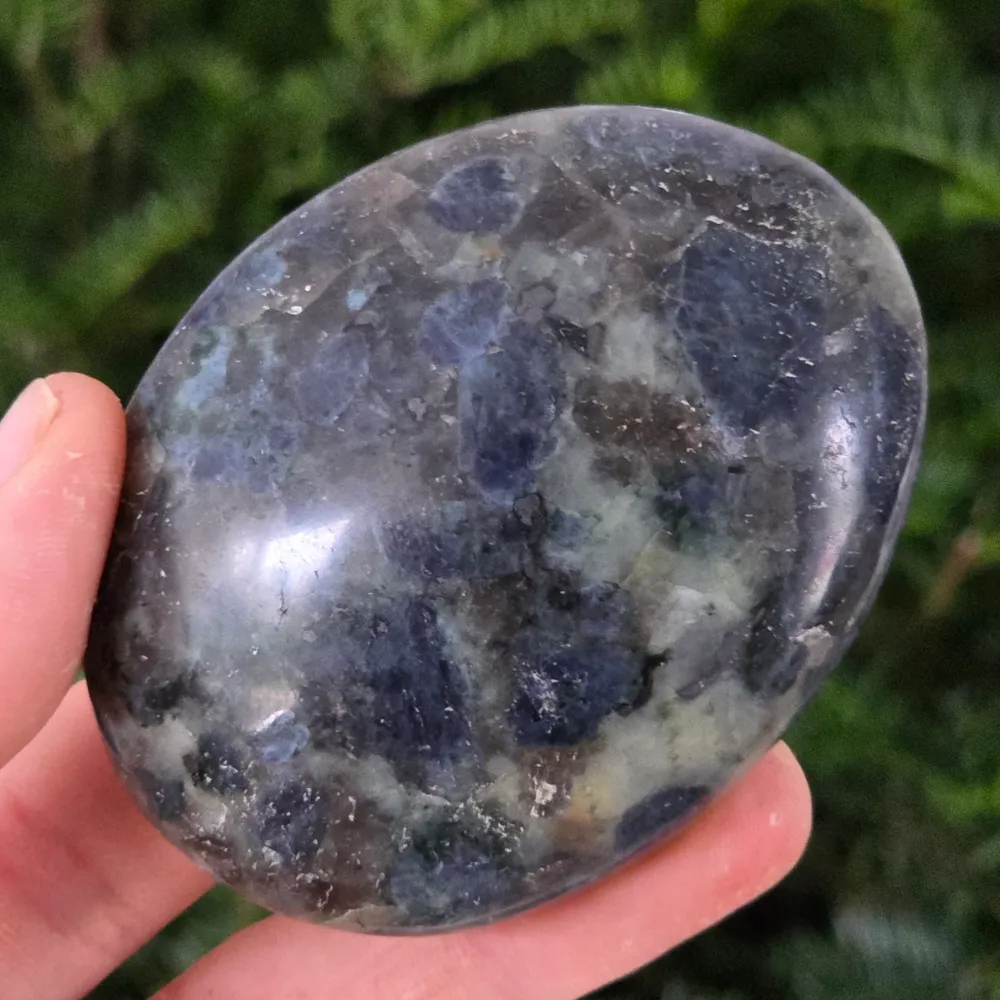 Palmstone Iolite (воден сапфир) от Мадагаскар модел 11