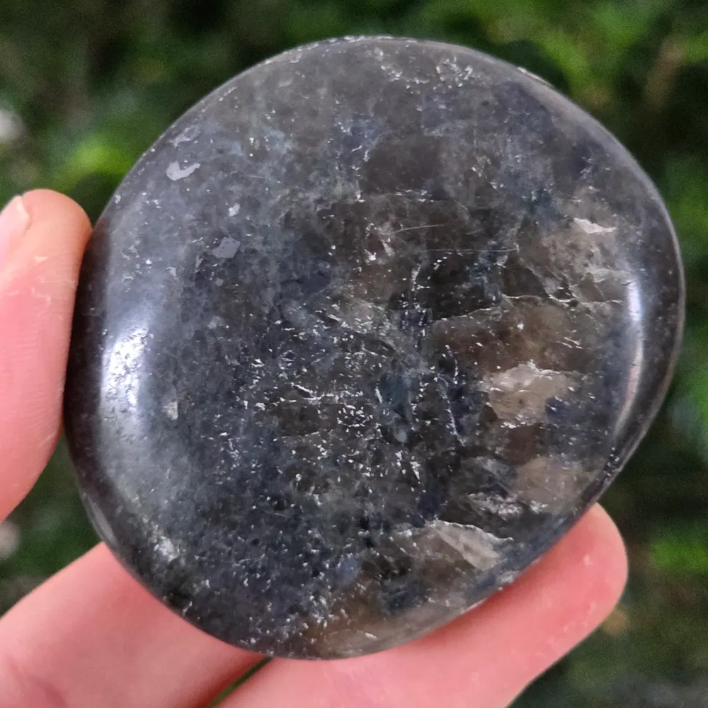 Palmstone Iolite (воден сапфир) от Мадагаскар модел 12