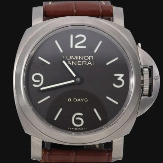 Panerai Luminor Base 8 дни часовник
