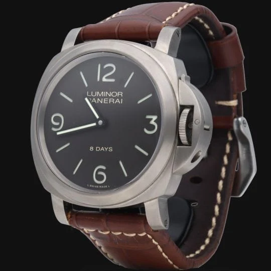 Panerai Luminor Base 8 дни часовник