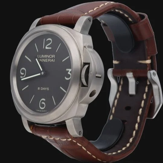Panerai Luminor Base 8 дни часовник