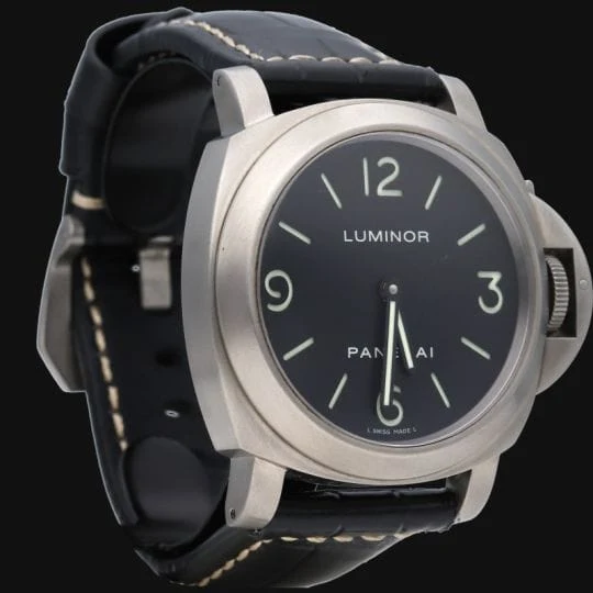 Panerai Часовник Luminor Base