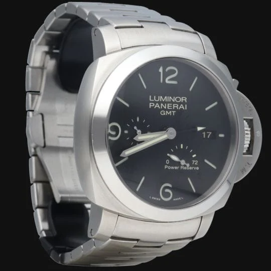 Часовник Panerai Luminor GMT Power Reserve