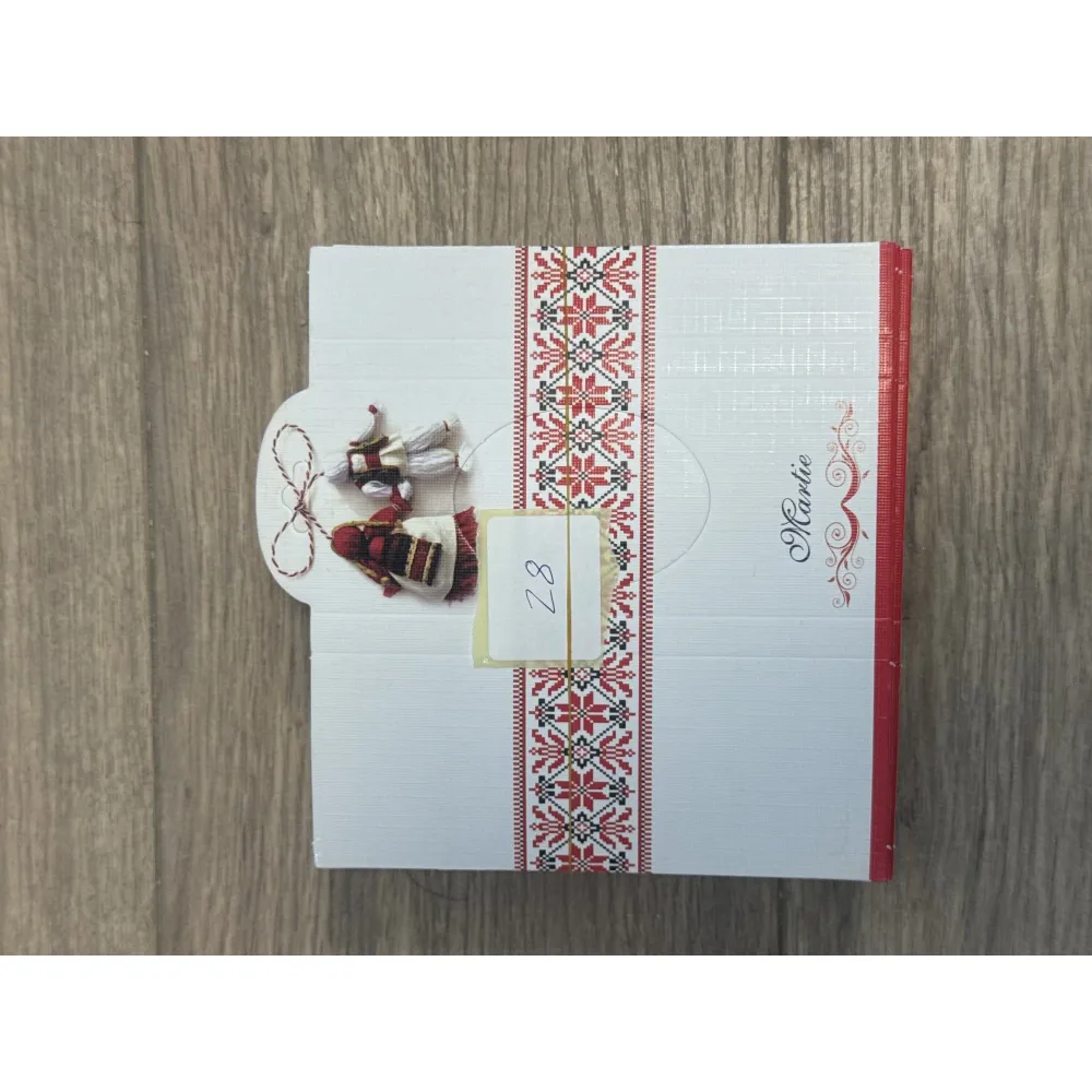 Set 100 Bucati Ambalaje de Carton pentru Martisoare, Vivimall, Cutii Brosa, Model cu Motive Populare, Alb-Rosu