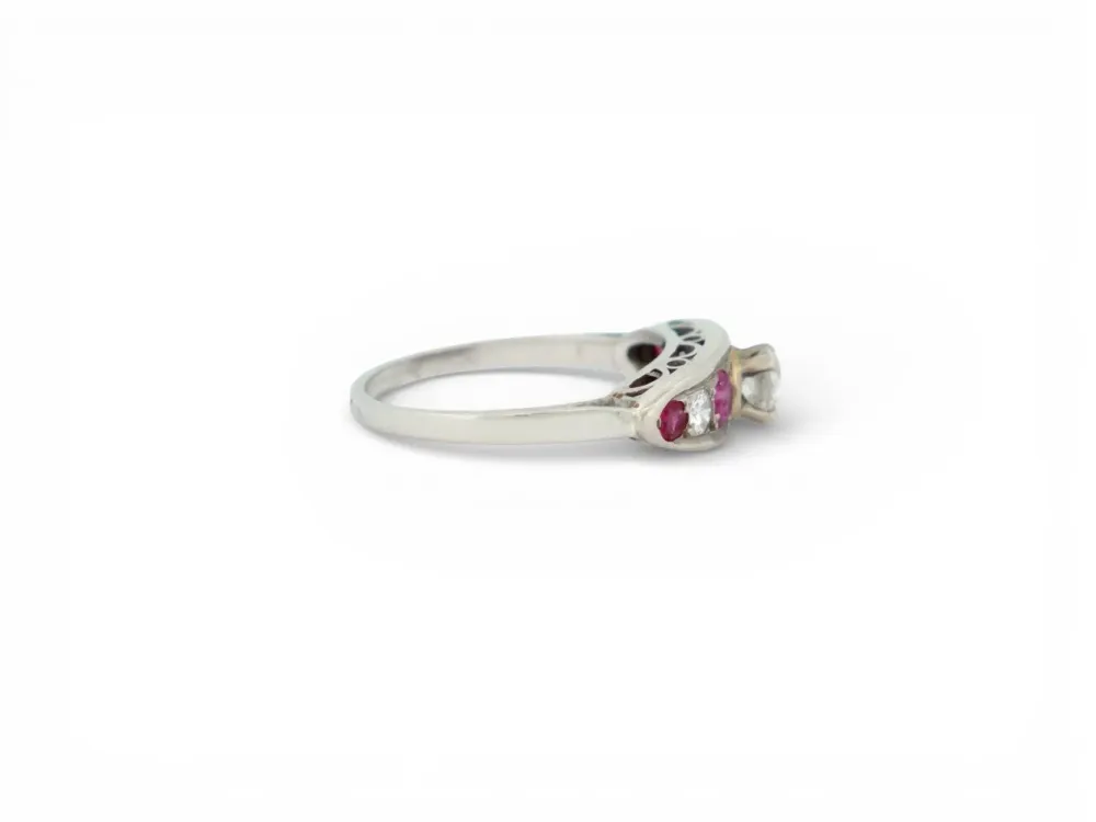 арт деко пръстен t54 инкрустиран с диаманти 0.45ct & рубини 0.25ct от бяло злато 18k