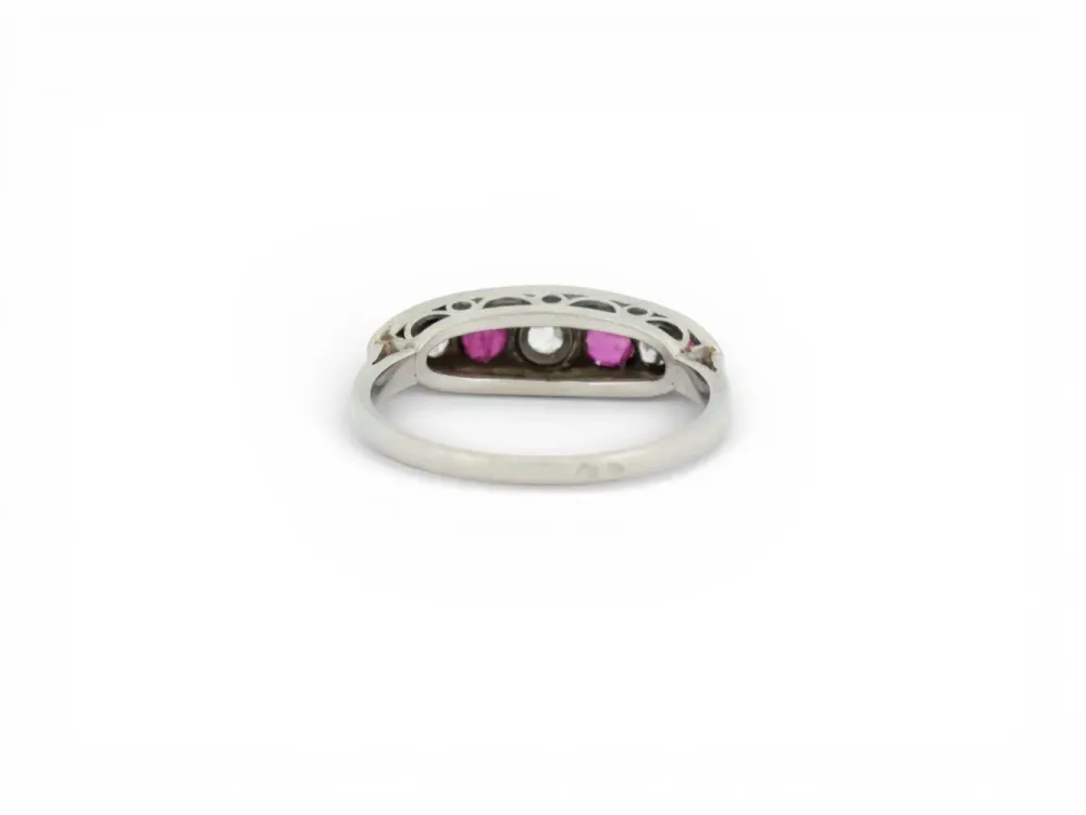 арт деко пръстен t54 инкрустиран с диаманти 0.45ct & рубини 0.25ct от бяло злато 18k