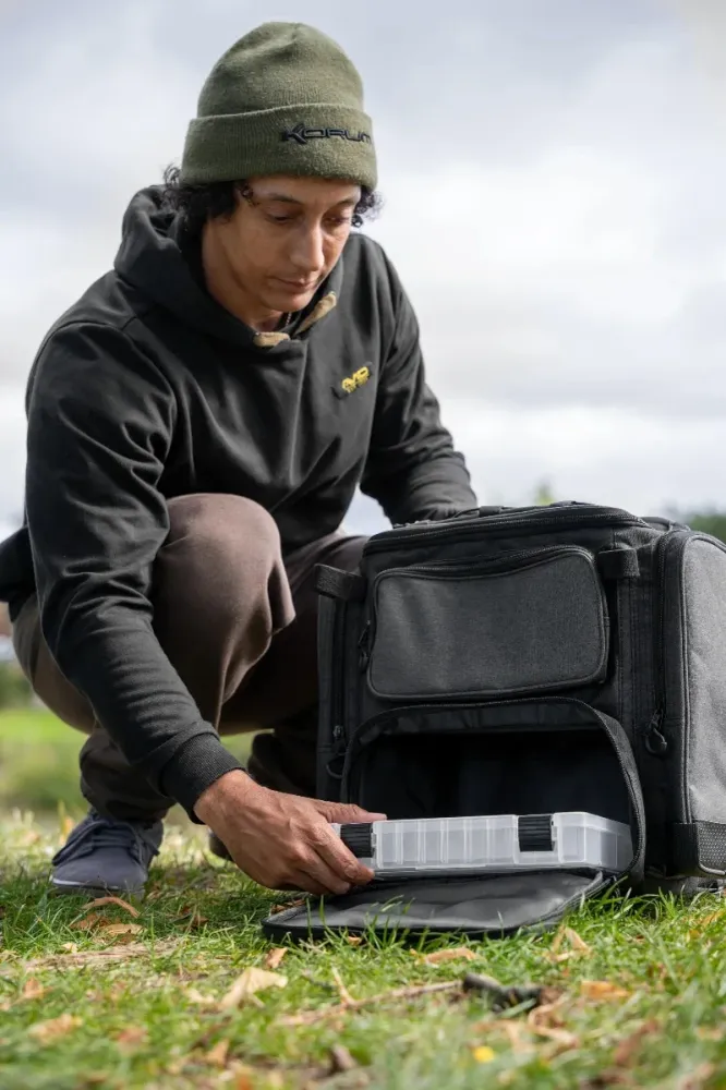 ZEBCO TROPHY RUCKSACK AND BOX 23L